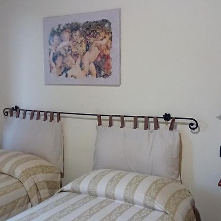 Agriturismo Valpietro Bed & Breakfast Urbania Eksteriør bilde