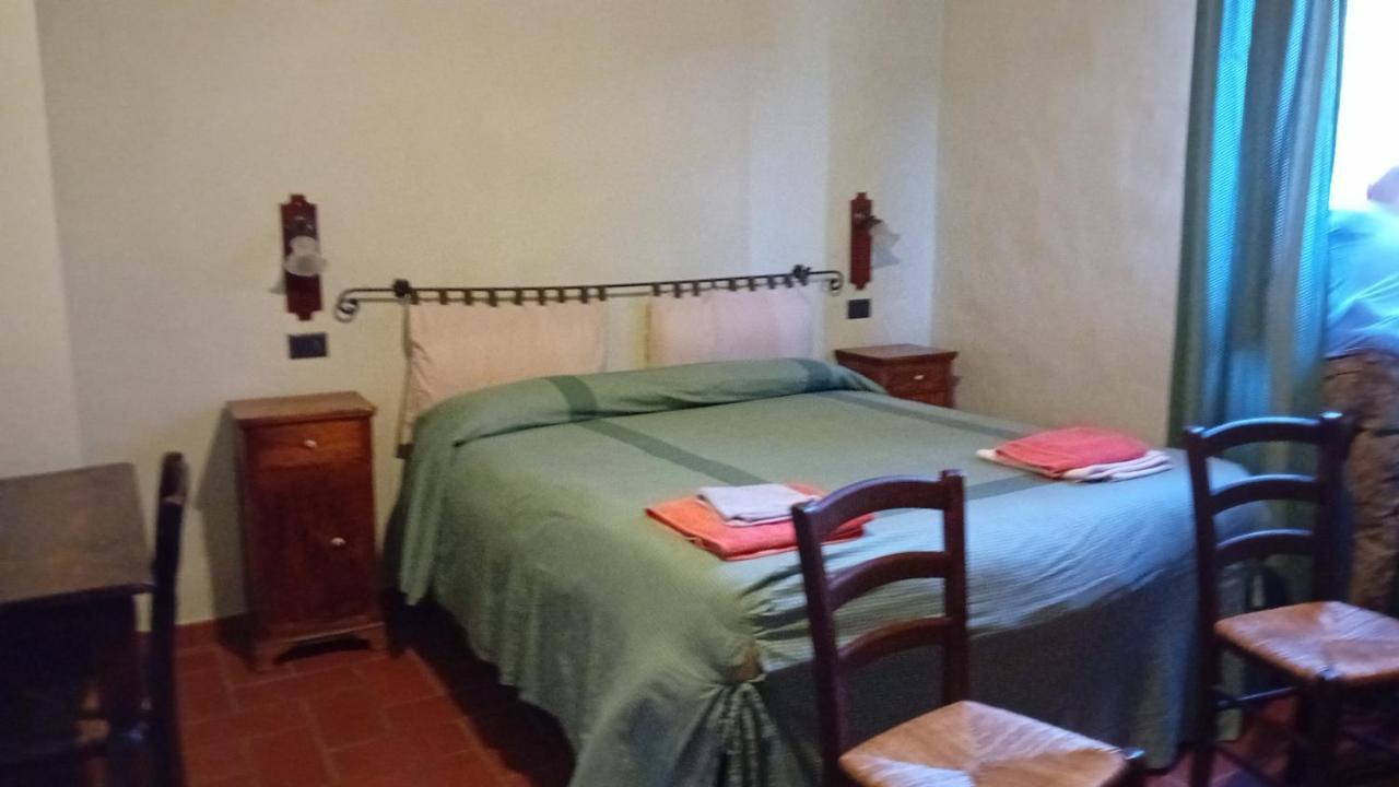 Agriturismo Valpietro Bed & Breakfast Urbania Eksteriør bilde